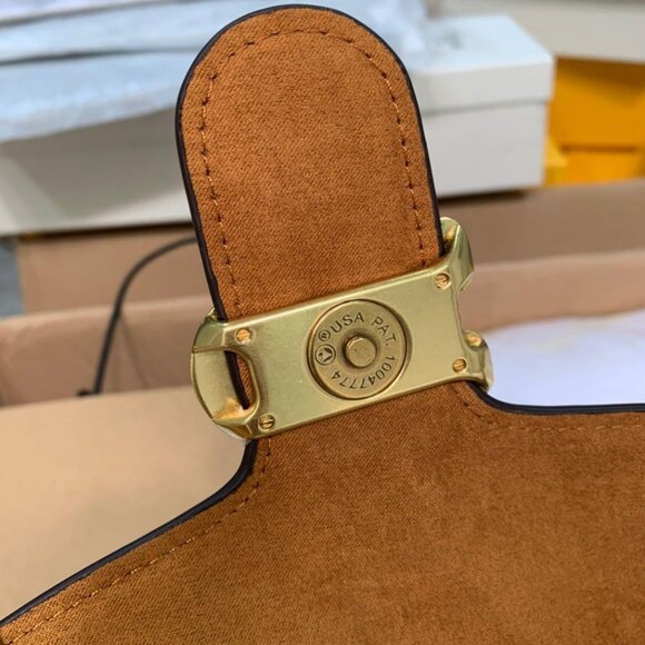 Coach Cream Shoulder Bag with Gold Accent - Picture 7 of 8